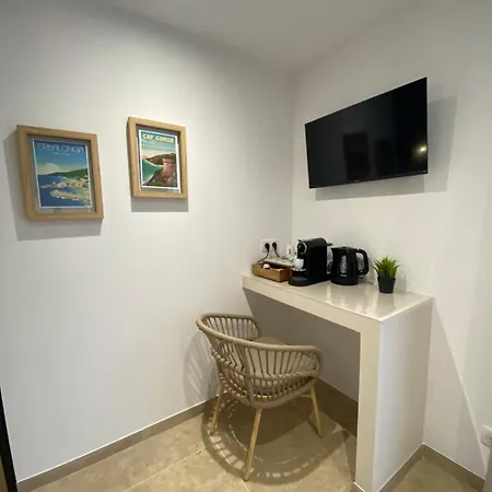 2 Mimalodrina Bed & Breakfast